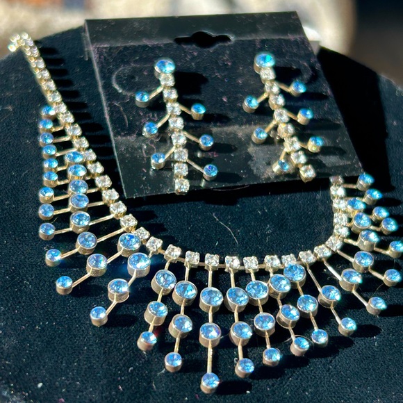 2 PIECE BLUE RHINESTONE AND CLEAR SET SM BLUE DROPS WITH CLEAR /SILVER - Picture 11 of 16